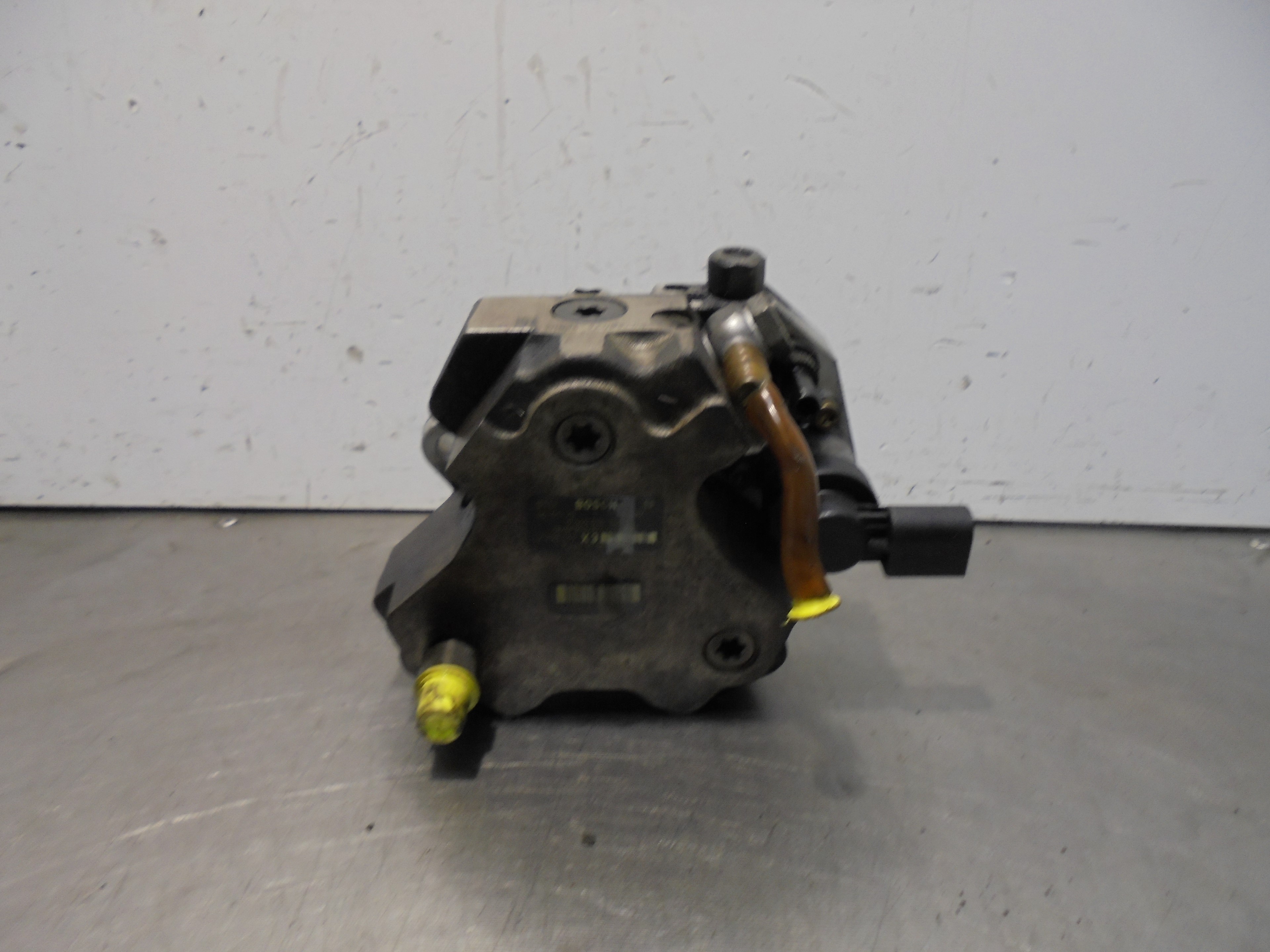 High Pressure Fuel Pump for BMW 5 Series E60 E61 High Pressure Fuel Pump for BMW 5 Series E60 E61
