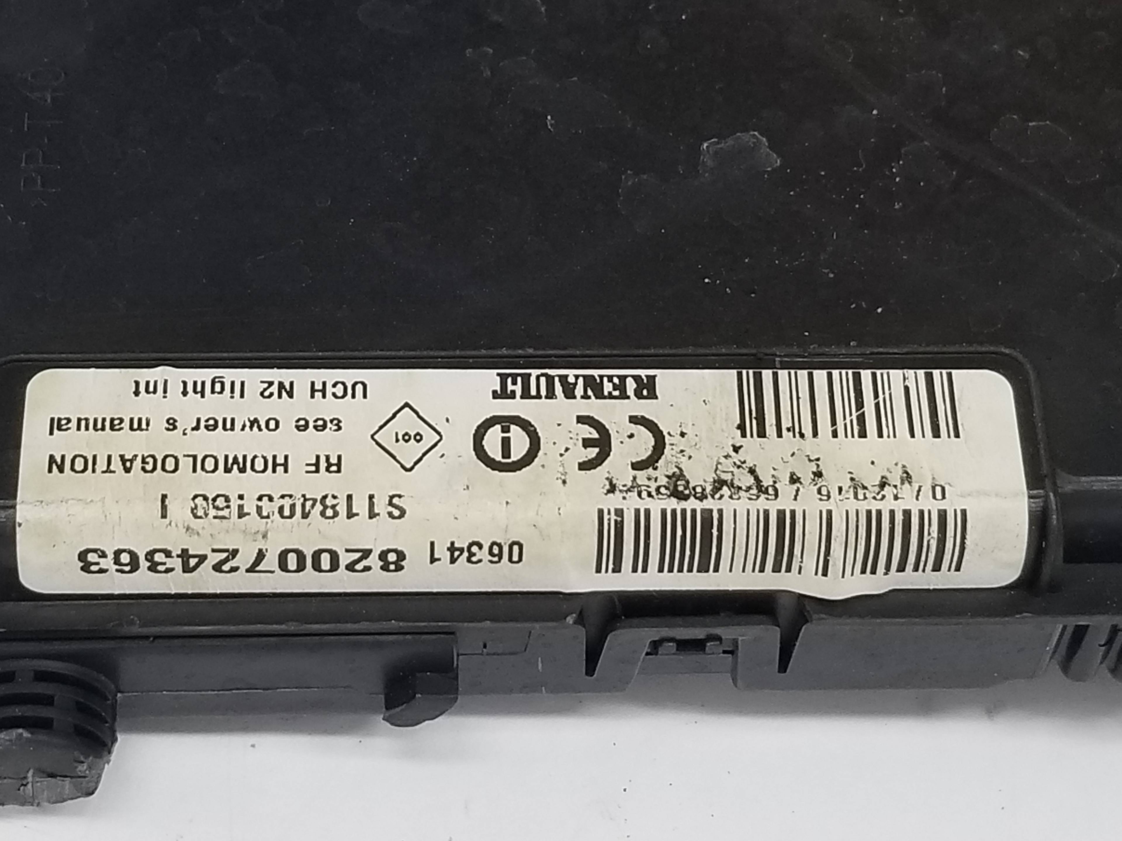 Caja de relés / fusibles K9K732 8200724363 de Renault Scénic ii (jm0/1_) 2003-2006 - pieza usada