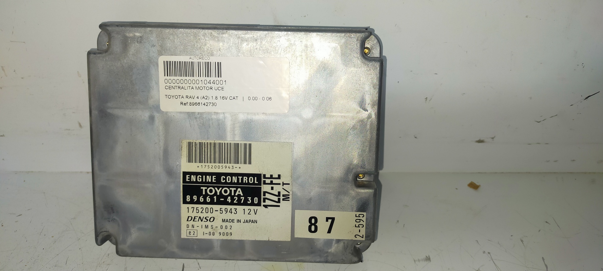 TOYOTA RAV4 2 generation (XA20) (2000-2006) Motorkontrollenhet ECU 8966142730, 8966142730, 1752005943 23035943