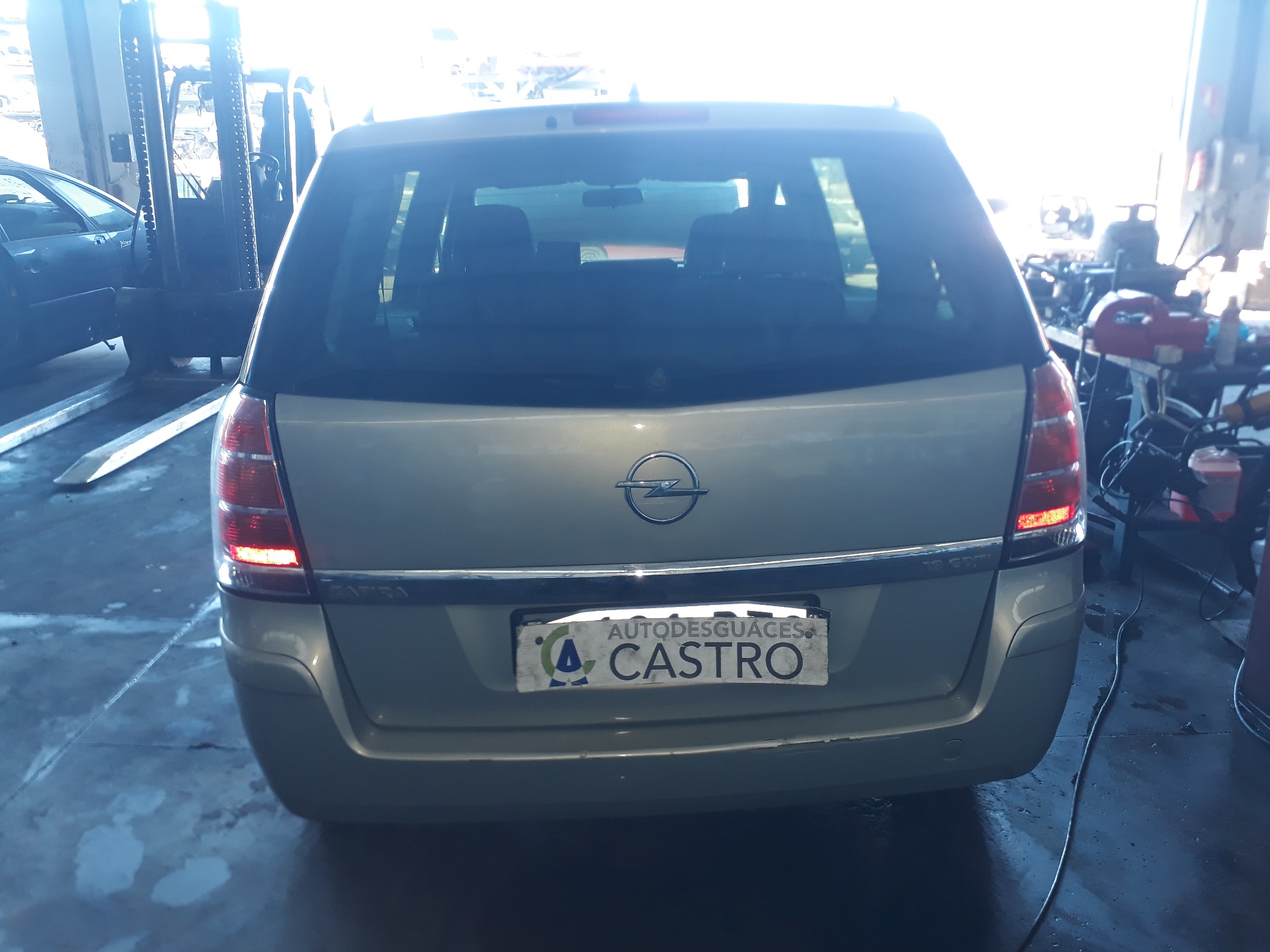 OPEL Zafira B (2005-2010) Citas virsbūves detaļas 9202341BT, 9202341BT 25229161