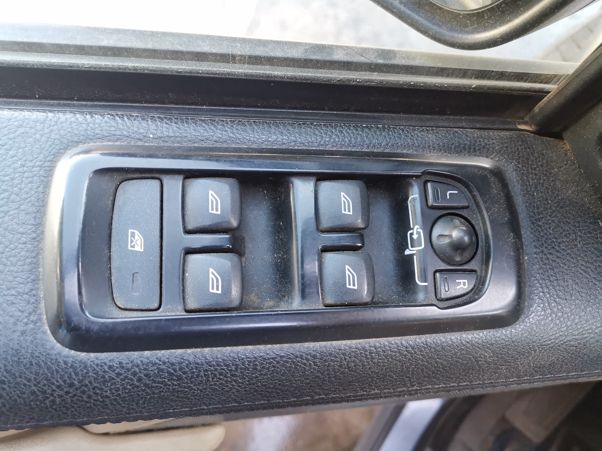 LAND ROVER Range Rover Sport 1 generation (2005-2013) Priekinių kairių durų langų pakėlimo mygtukai 25233490