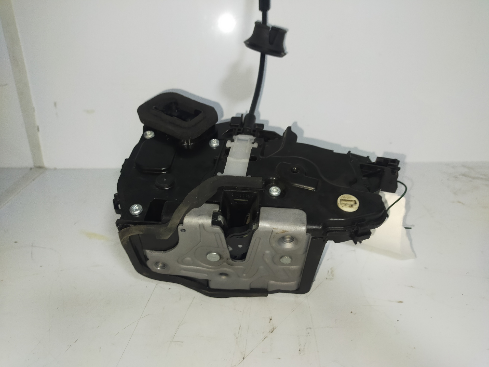 SEAT Alhambra 2 generation (2010-2021) Încuietoarea ușă stânga față 10A839015 18986301