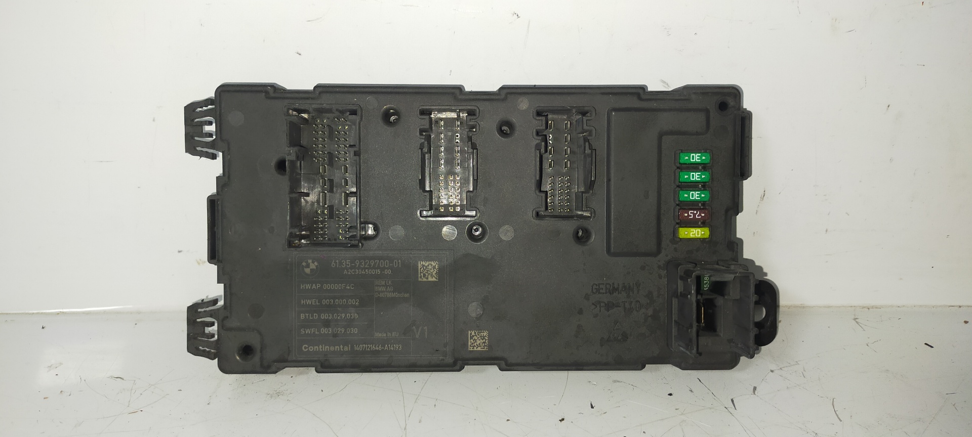 BMW 3 Series E90/E91/E92/E93 (2004-2013) Fuse Box 61359329700, A2C30450015 20151720