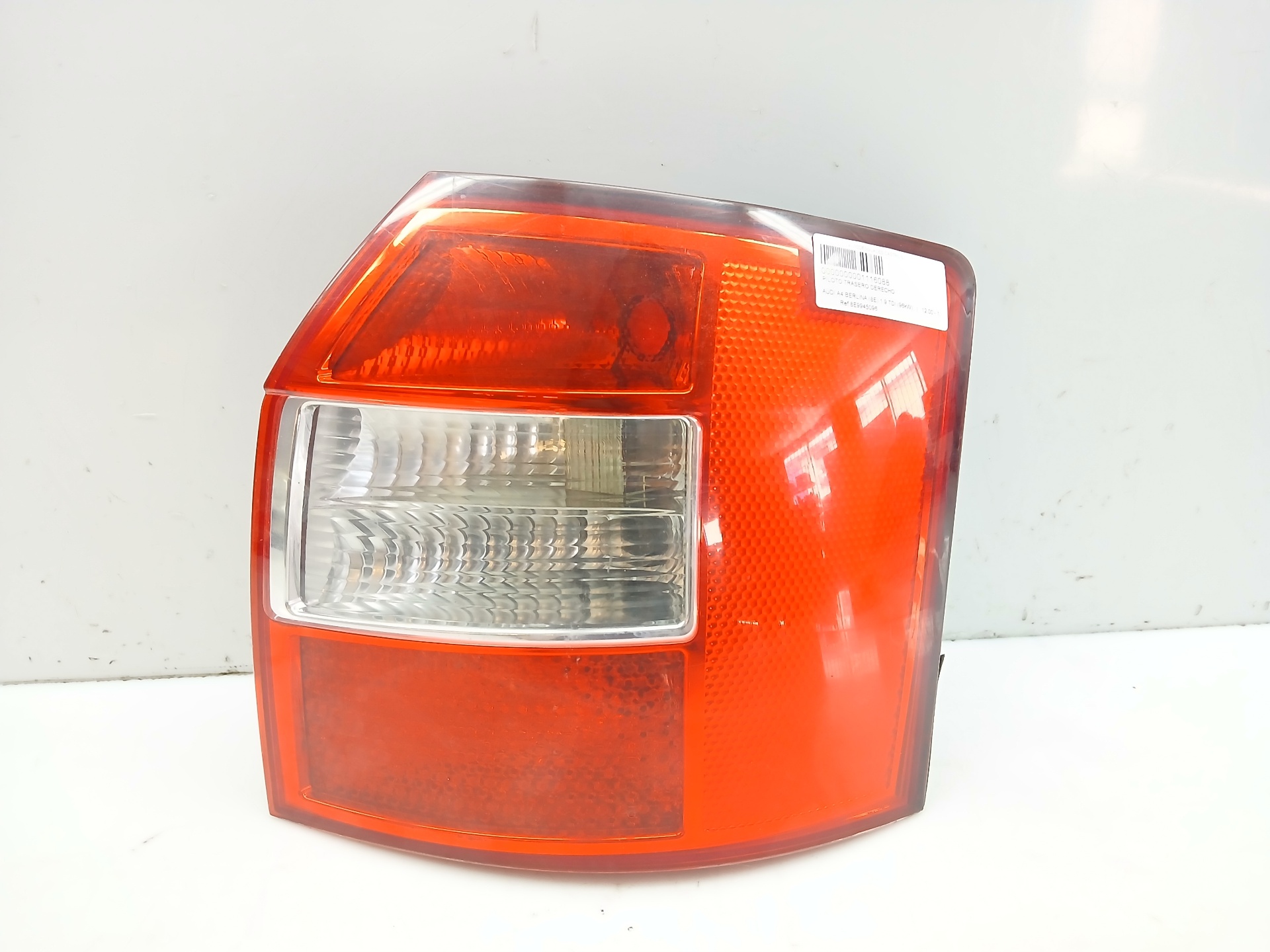 AUDI A4 B6/8E (2000-2005) Galinis dešinys žibintas 8E9945096,8E9945096 25238619