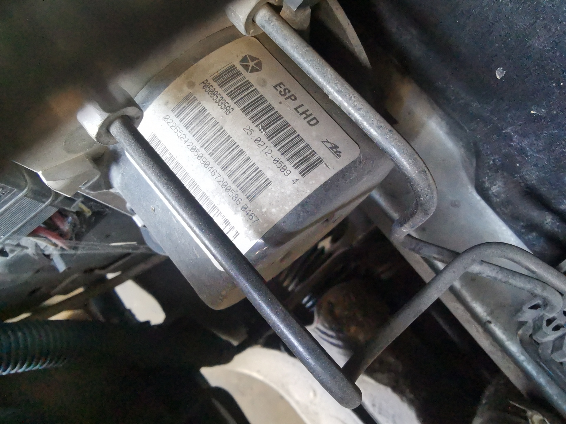 CHRYSLER Sebring 3 generation (2007-2010) ABS pump P05085335AG 25237285