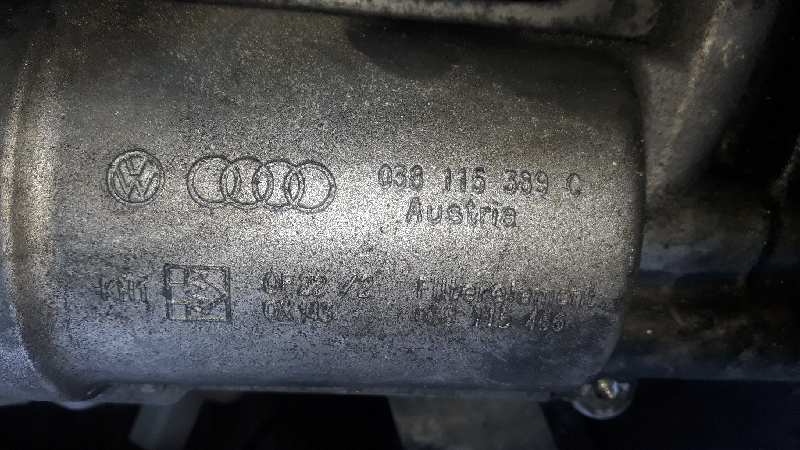 AUDI A4 B7/8E (2004-2008) Eļļas dzesētājs 038115389C 25963882