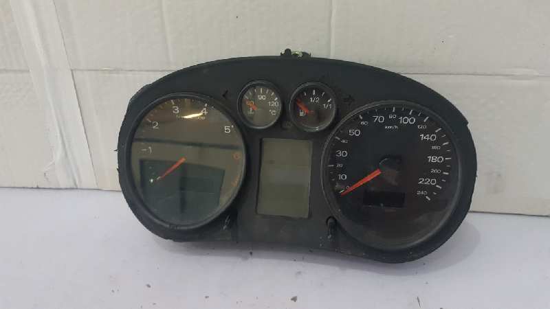 AUDI A2 8Z (1999-2005) Speedometer 8Z0920900A, 8Z0920900A 25863010