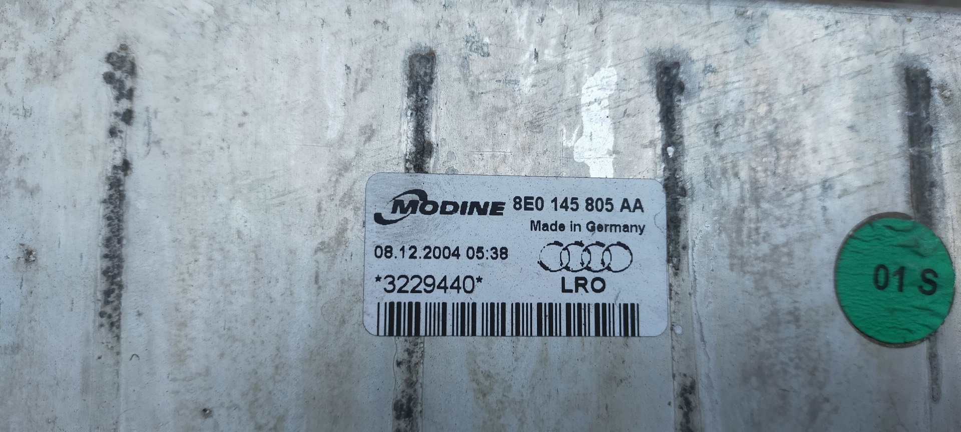 AUDI A4 B6/8E (2000-2005) Välijäähdyttimen jäähdytin 8E0145805AA 23041728