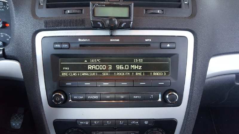 SKODA Octavia 2 generation (2004-2013) Music Player Without GPS 1Z0035161F 25964120