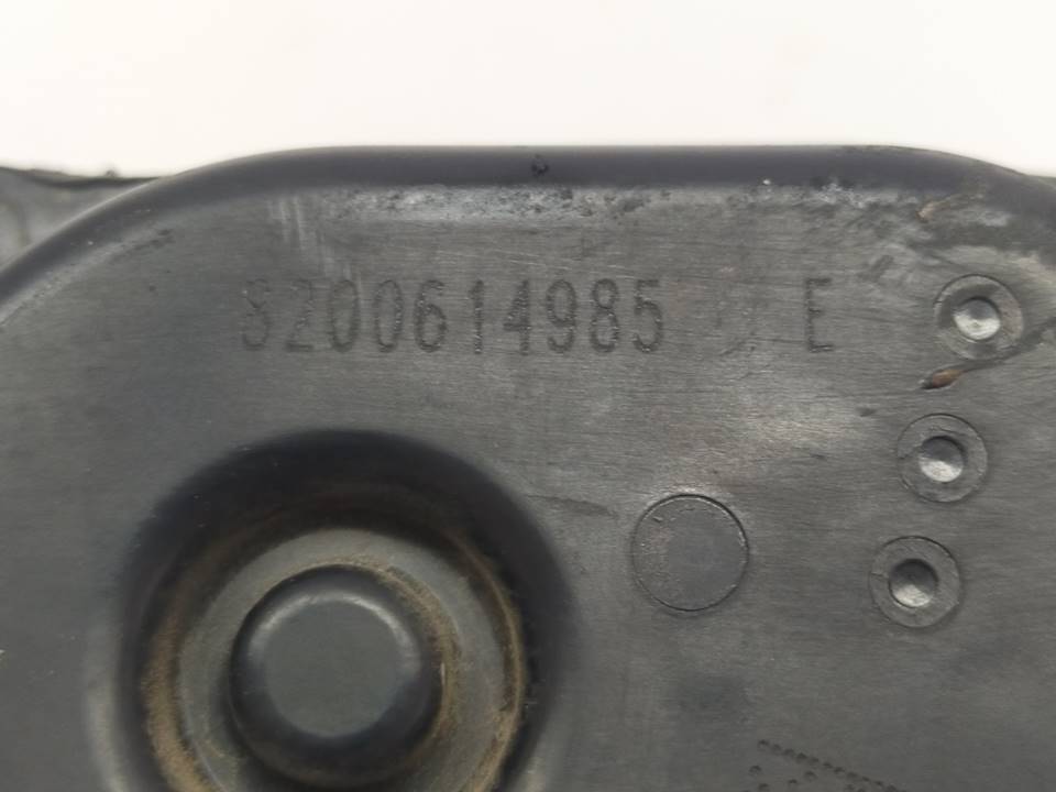 Caja de mariposa 8200614985 de Renault Clio iii 2011-2013 - pieza usada