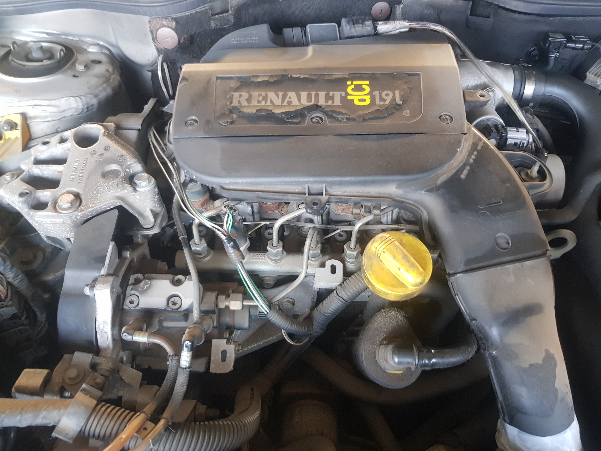 RENAULT Clio 3 generation (2005-2012) Engine F9Q732 27192738