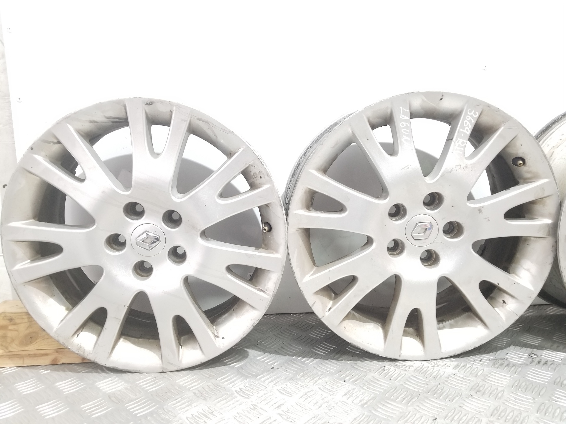 RENAULT Laguna 1 generation (1993-2001) Wheel Set 8200181002, 8200181002 25230734