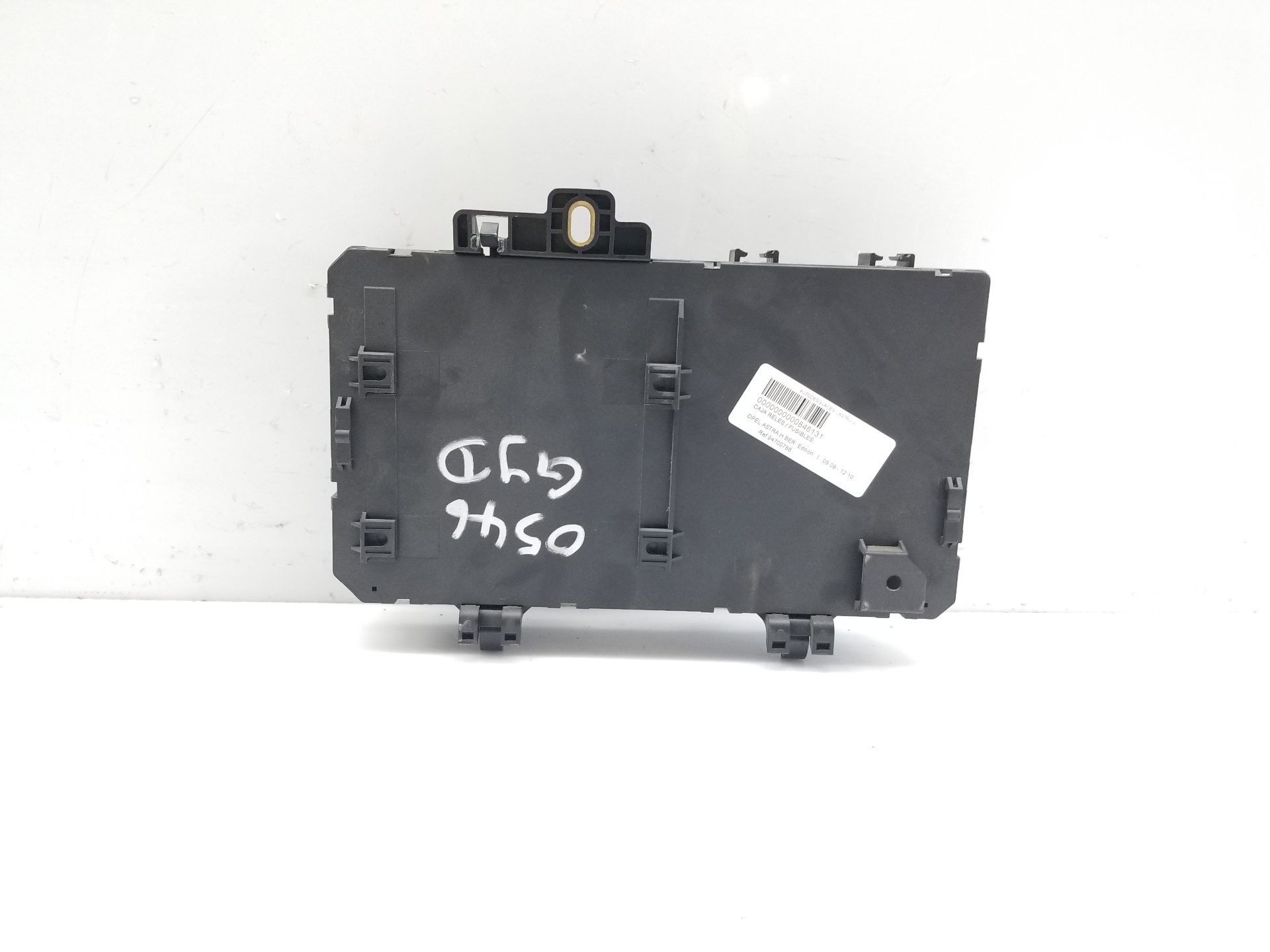 OPEL Astra J (2009-2020) Fuse Box 94700786,94700786,5DK00990820 25228448