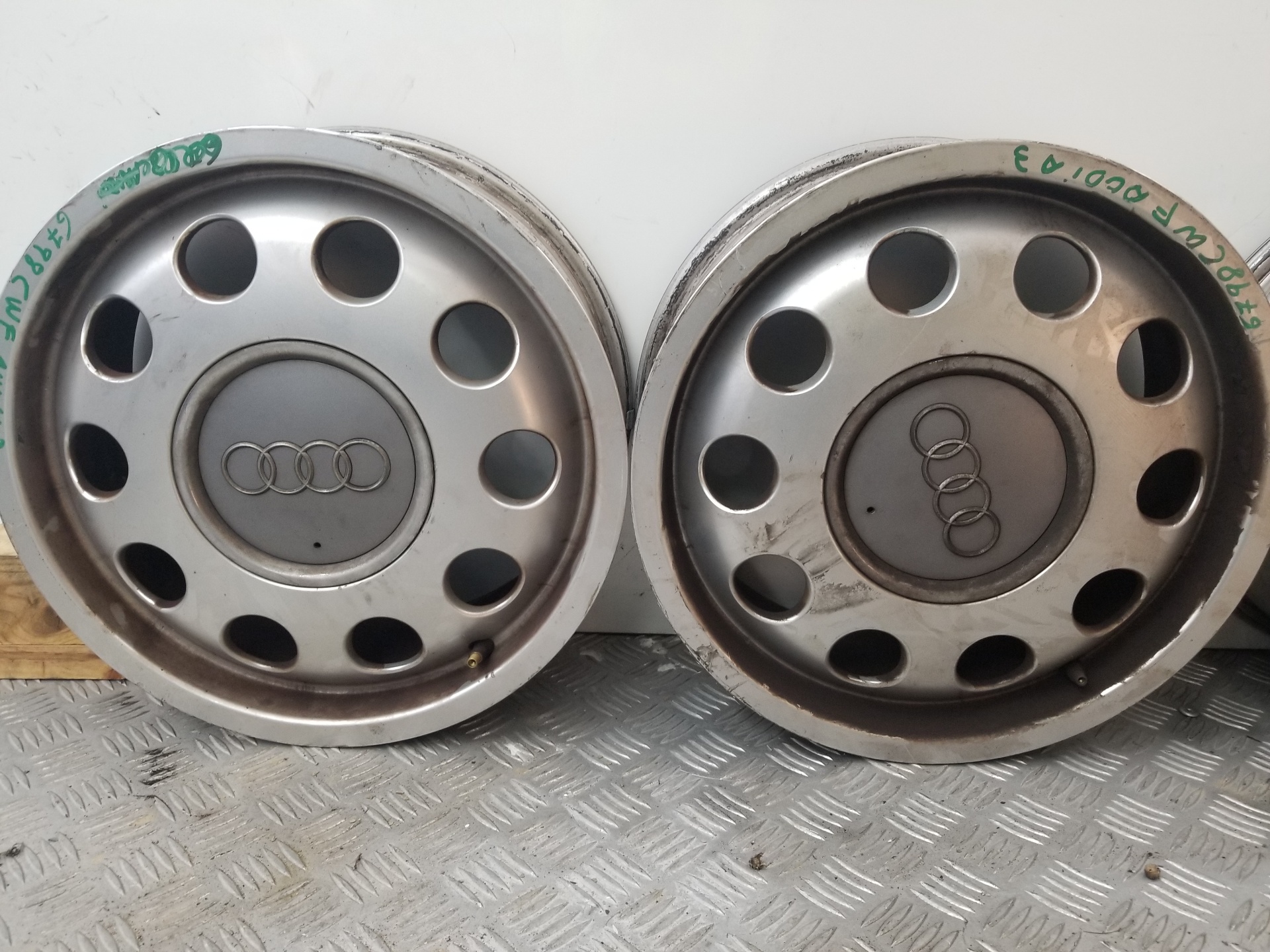 AUDI A3 8L (1996-2003) Комплект колела 8L0601025E, 8L0601025E 25235467