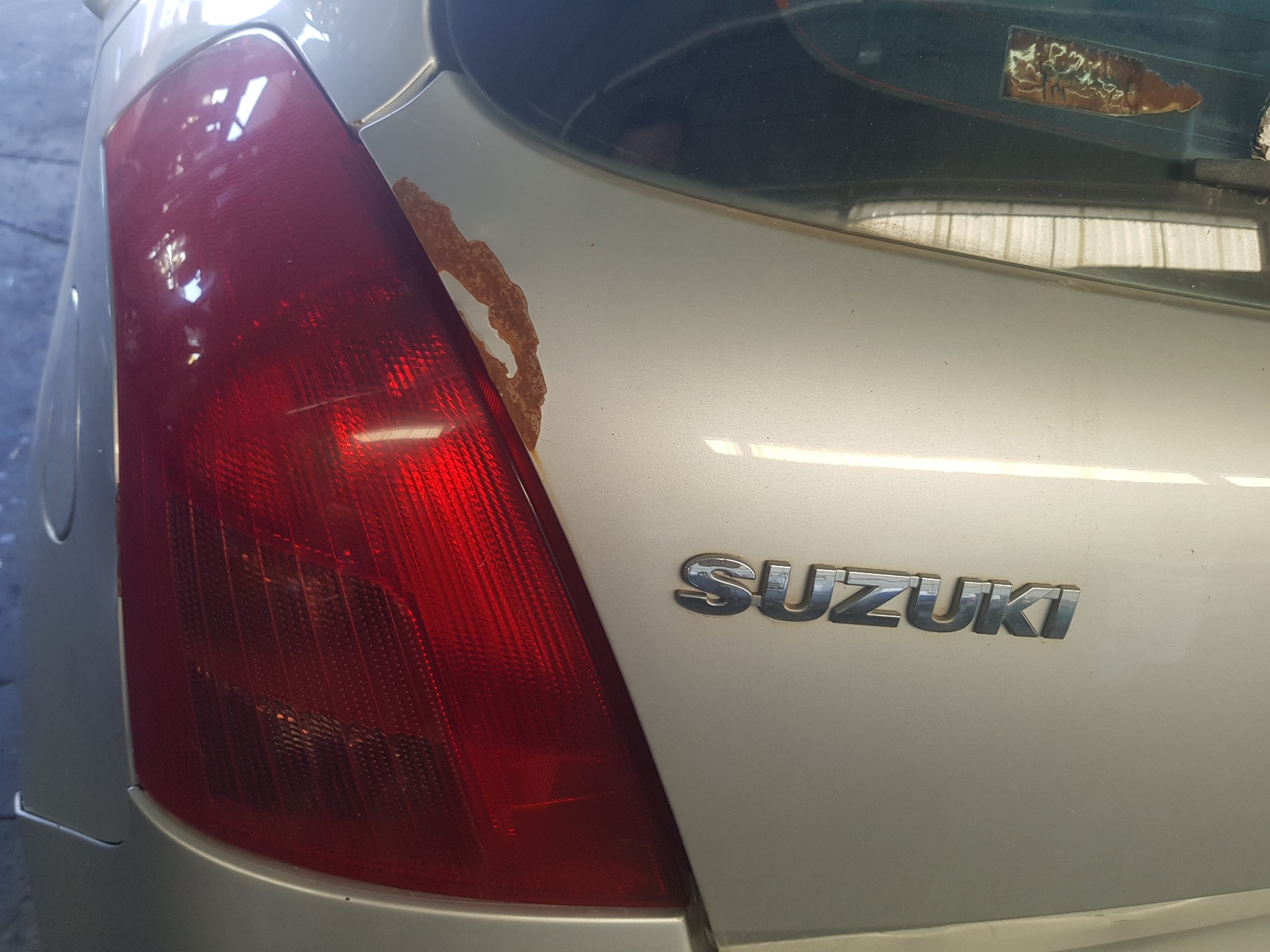 SUZUKI Swift 3 generation (2004-2010) Rear Left Taillight 25238504