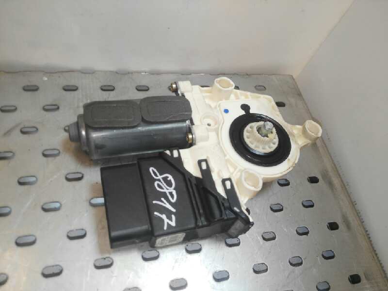 SEAT Altea 1 generation (2004-2013) Rear Right Door Window Control Motor 5P0839402,5P0839402,1K0959704B 25958805