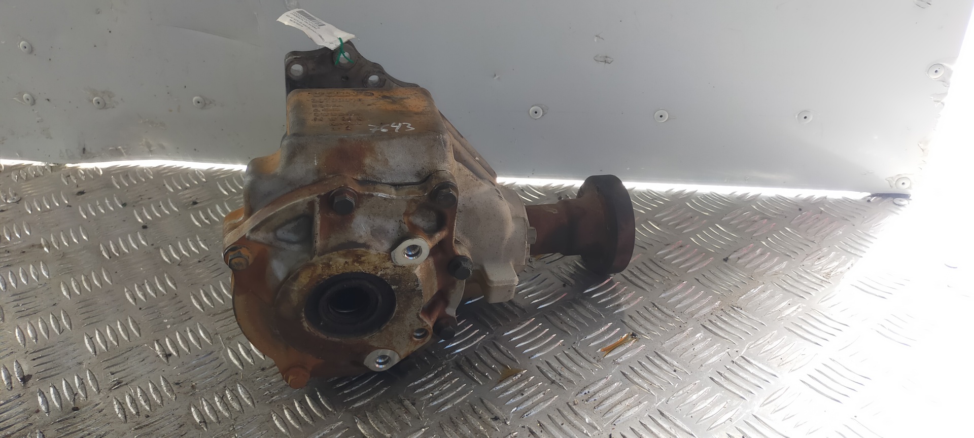 VOLVO V70 2 generation (2000-2008) Front Transfer Case 30700016 20153640