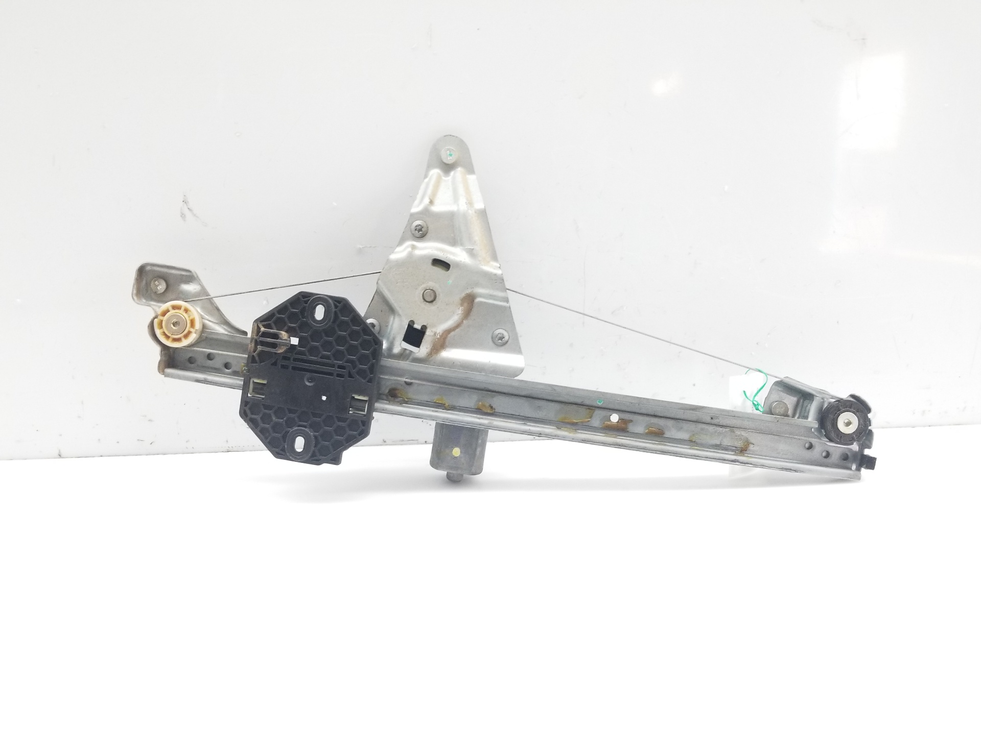 DACIA Sandero 2 generation (2013-2020) Стъклоповдигач на задна лява врата 827211031R, 827211031R 25237770