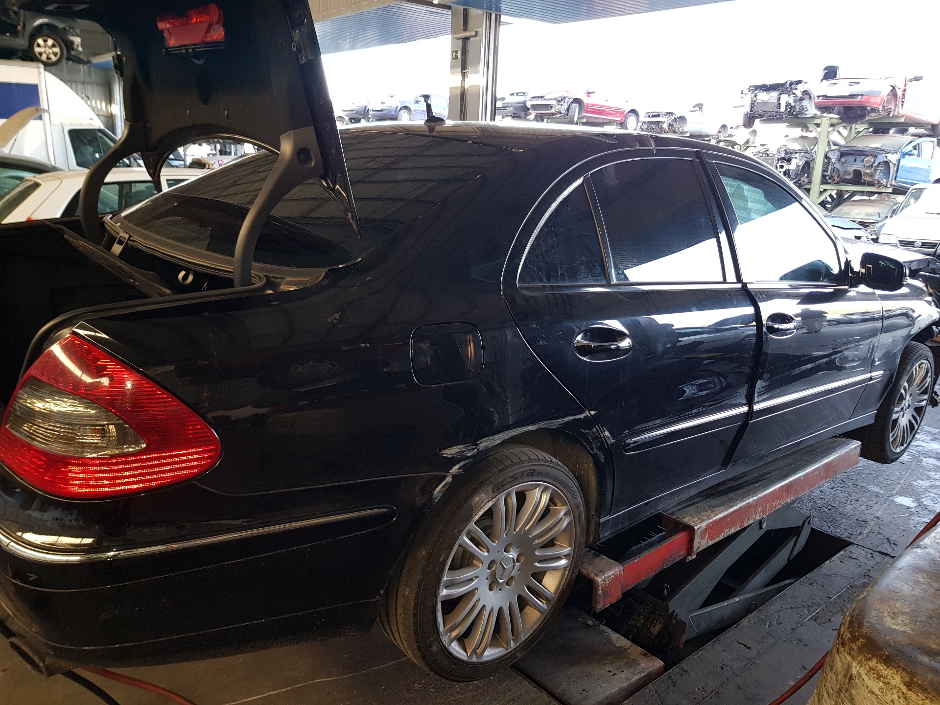 MERCEDES-BENZ E-Class W211/S211 (2002-2009) Компресор на окачването 443020017,443020017 20154023