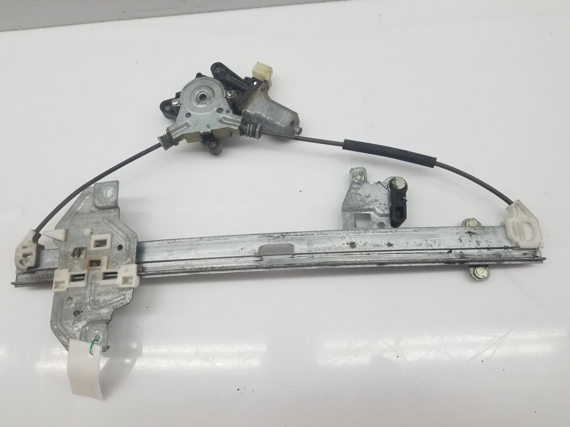 KIA Carnival 2 generation (2006-2010) Rear left door window lifter 824504D020, 824504D020 25234078