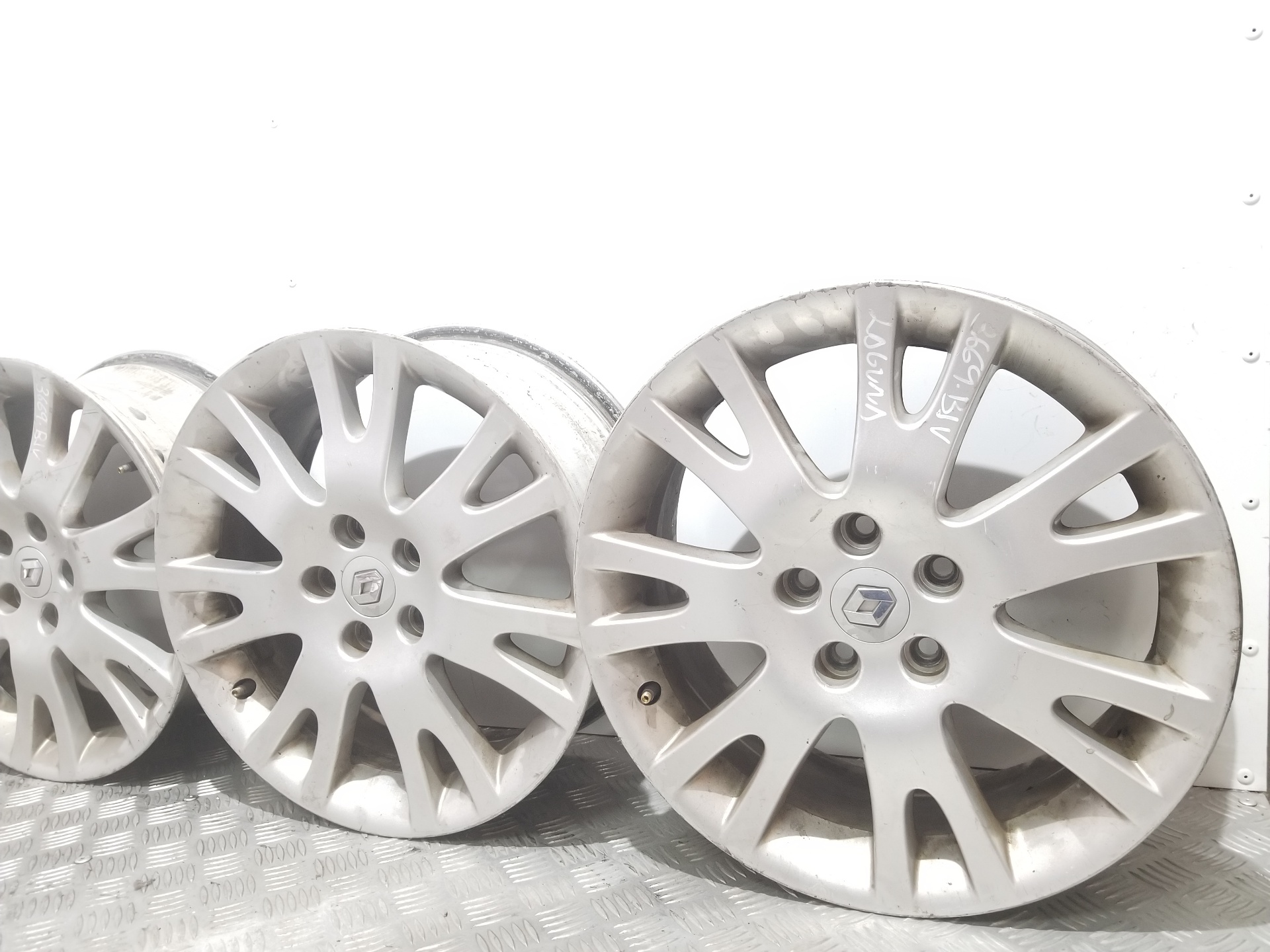 RENAULT Laguna 1 generation (1993-2001) Wheel Set 8200181002, 8200181002 25230734