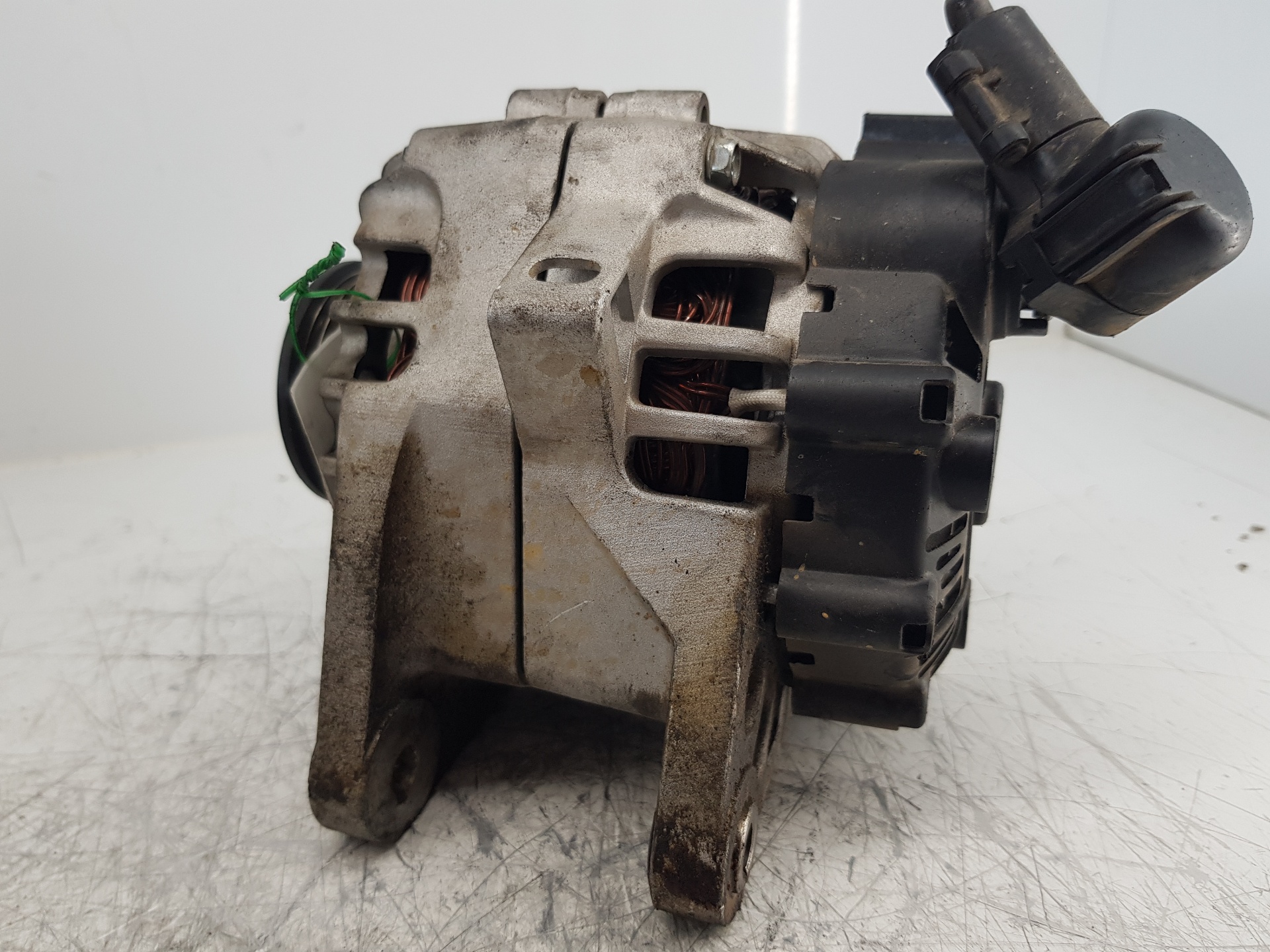 Alternador G4EE 3730022650 de Kia Rio 2007-2011 con 216892 km