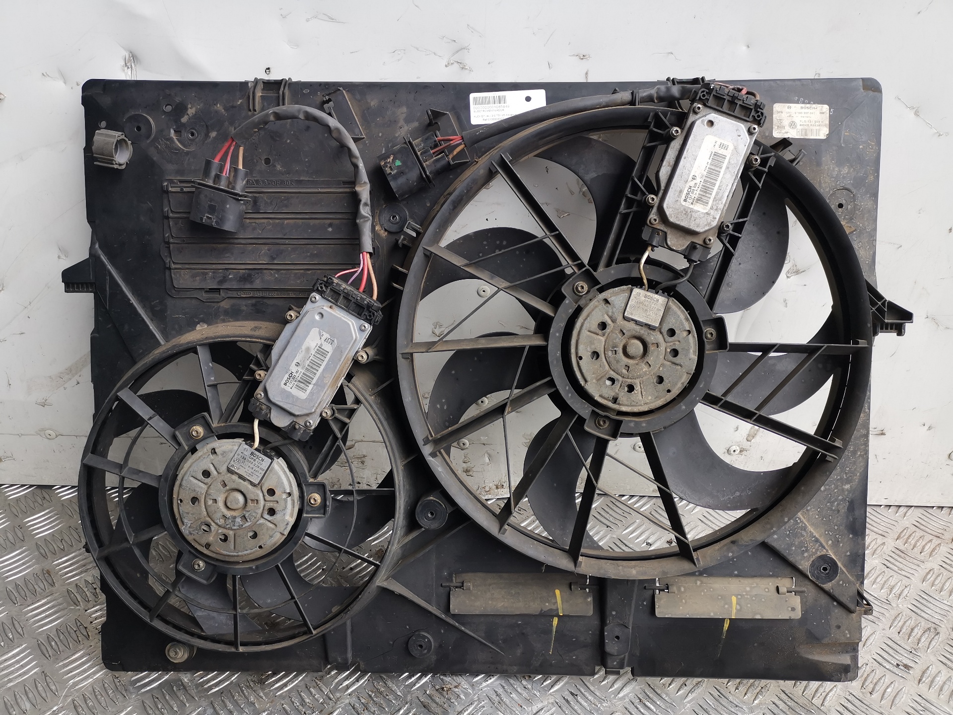 AUDI Q7 4L (2005-2015) Difūzoriaus ventiliatorius 7L0121203H, 7L0959455G, 1137328535 23041717