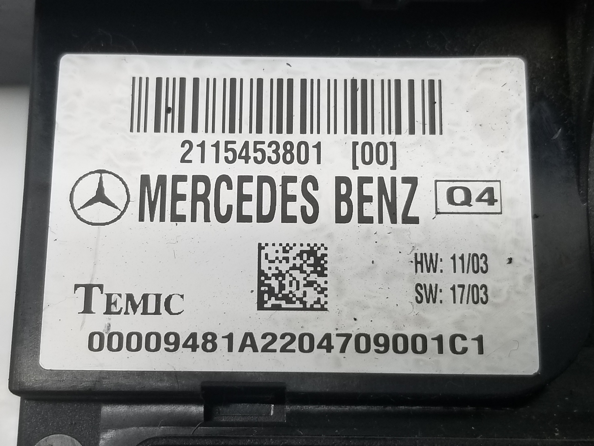MERCEDES-BENZ E-Class W211/S211 (2002-2009) Saugiklių dėžė 2115453801, 2115453801 23041981