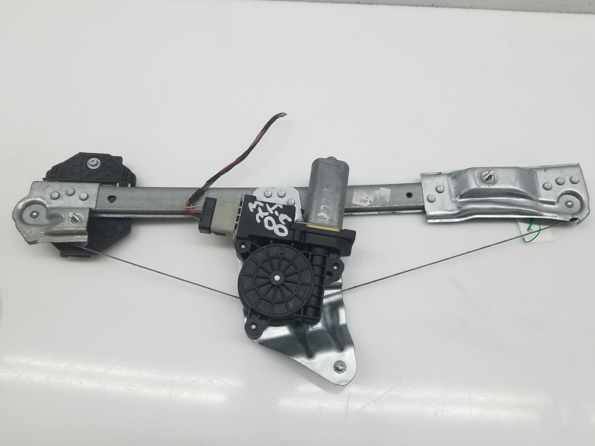 DACIA Sandero 2 generation (2013-2020) Front Left Door Window Regulator 25234414