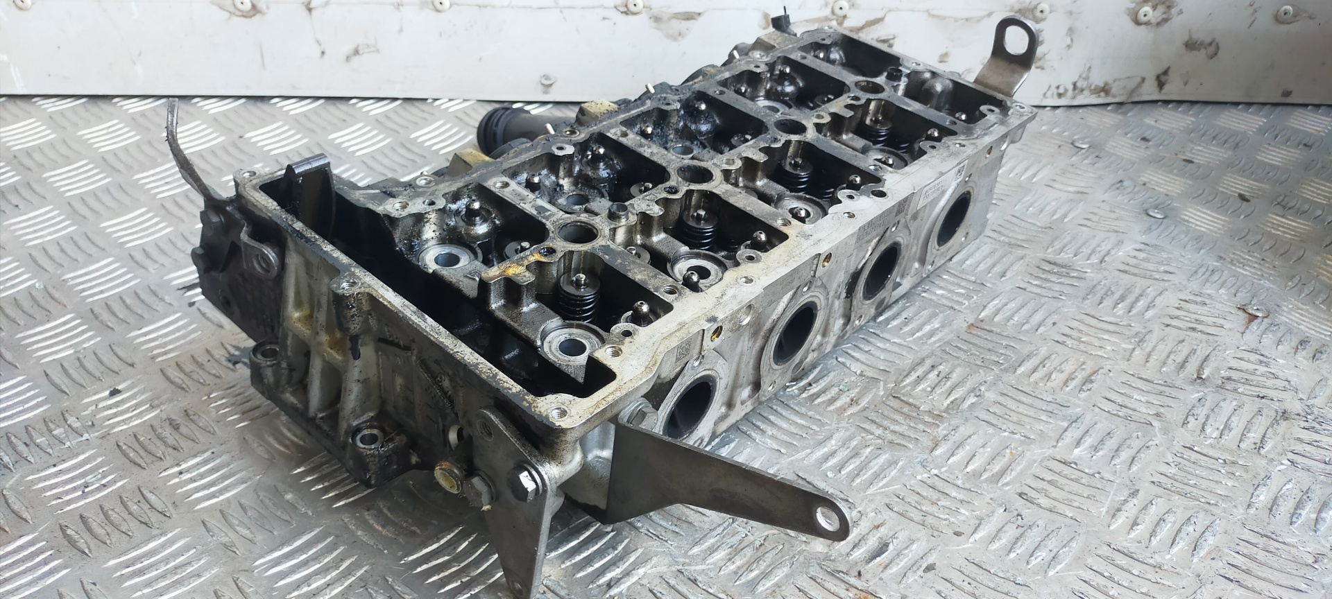 MINI Countryman 1 generation (R60) (2010-2016) Engine Cylinder Head 78126090400, N47C16A 25237597