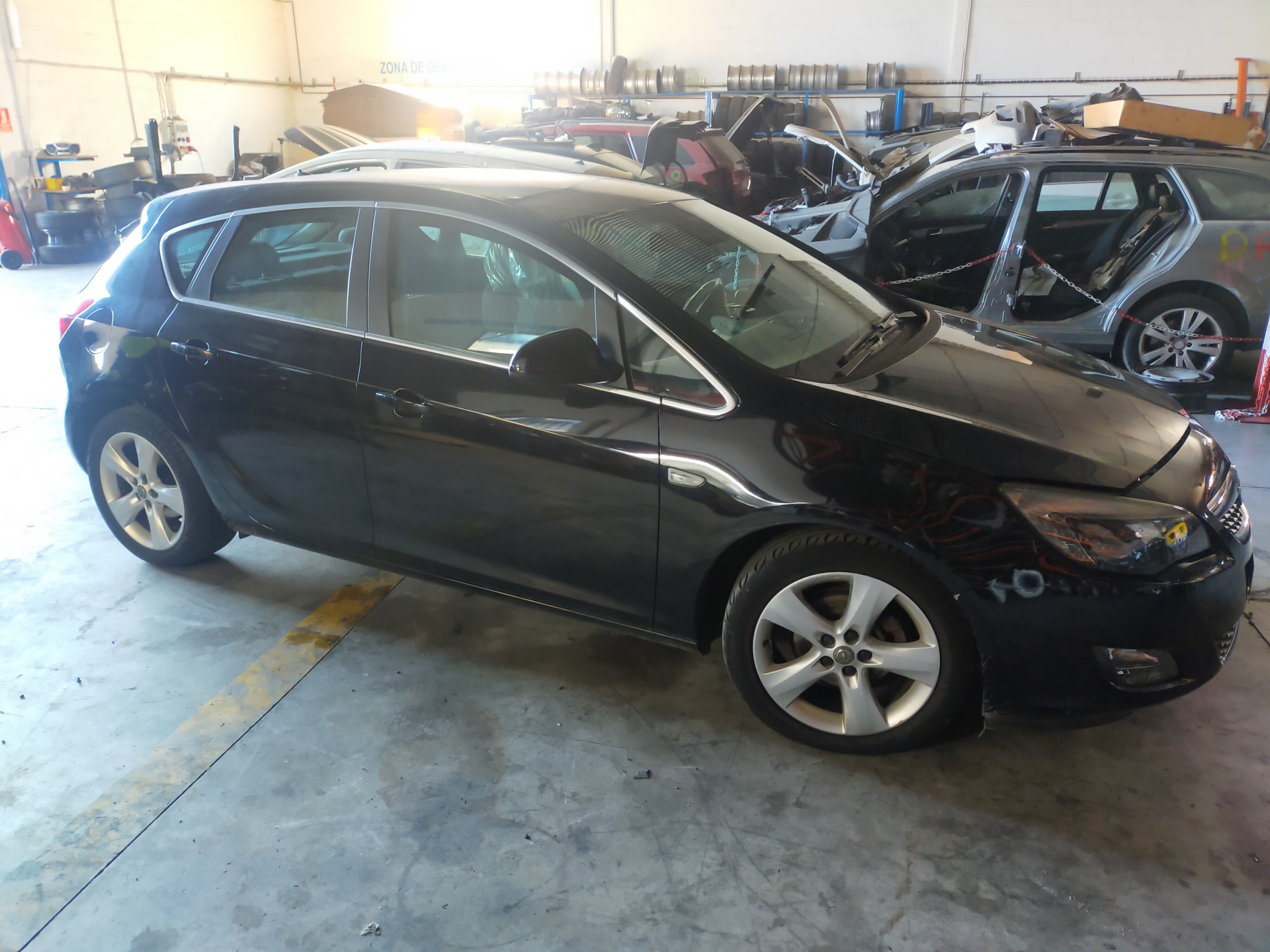 OPEL Astra J (2009-2020) Drošinātāju kārba 13302300, 365927271 23749436