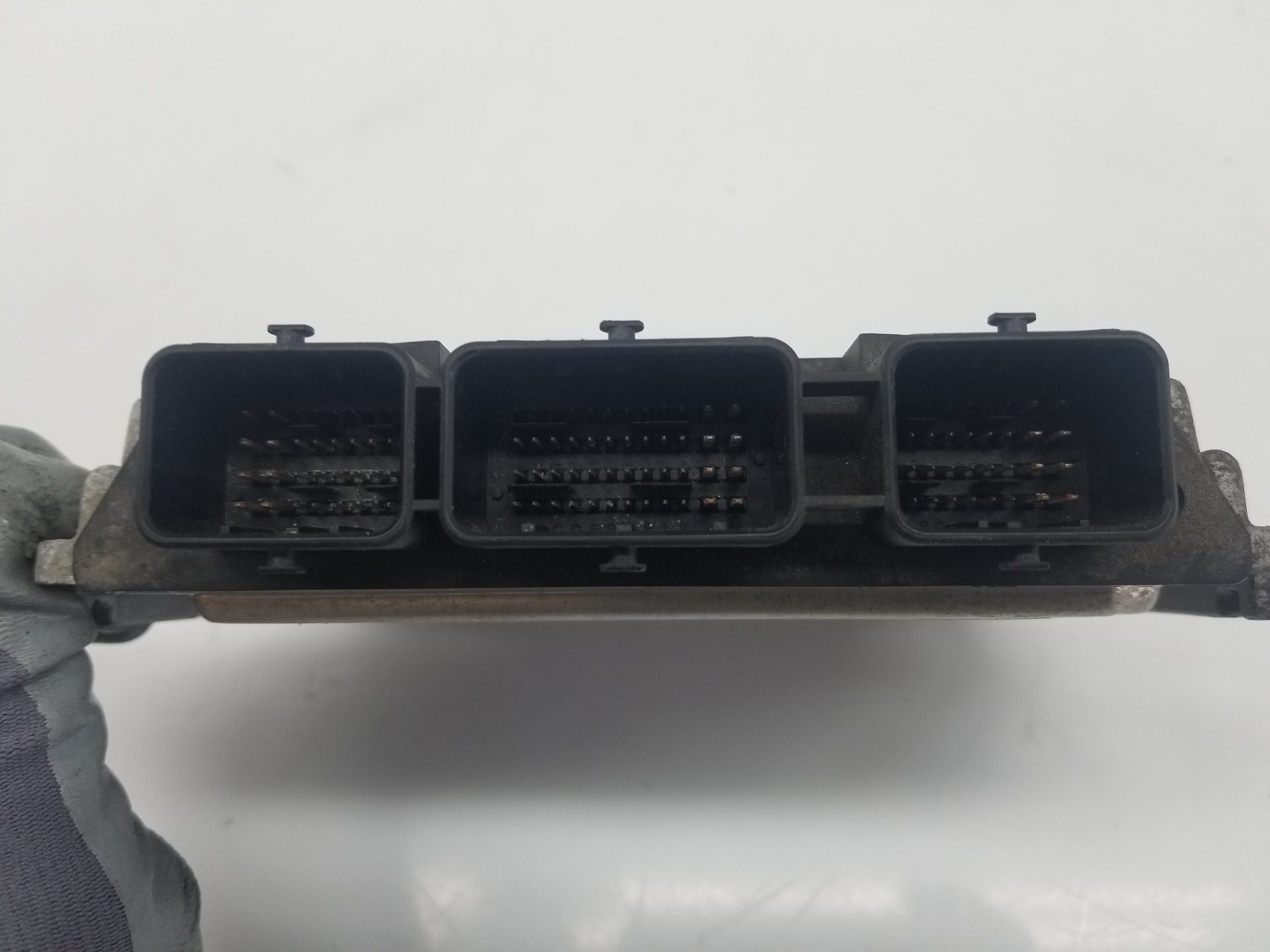 Centralita motor uce 9HX 0281011863 de Peugeot 307 sw (3h) 2002-2008 90 CV - pieza usada