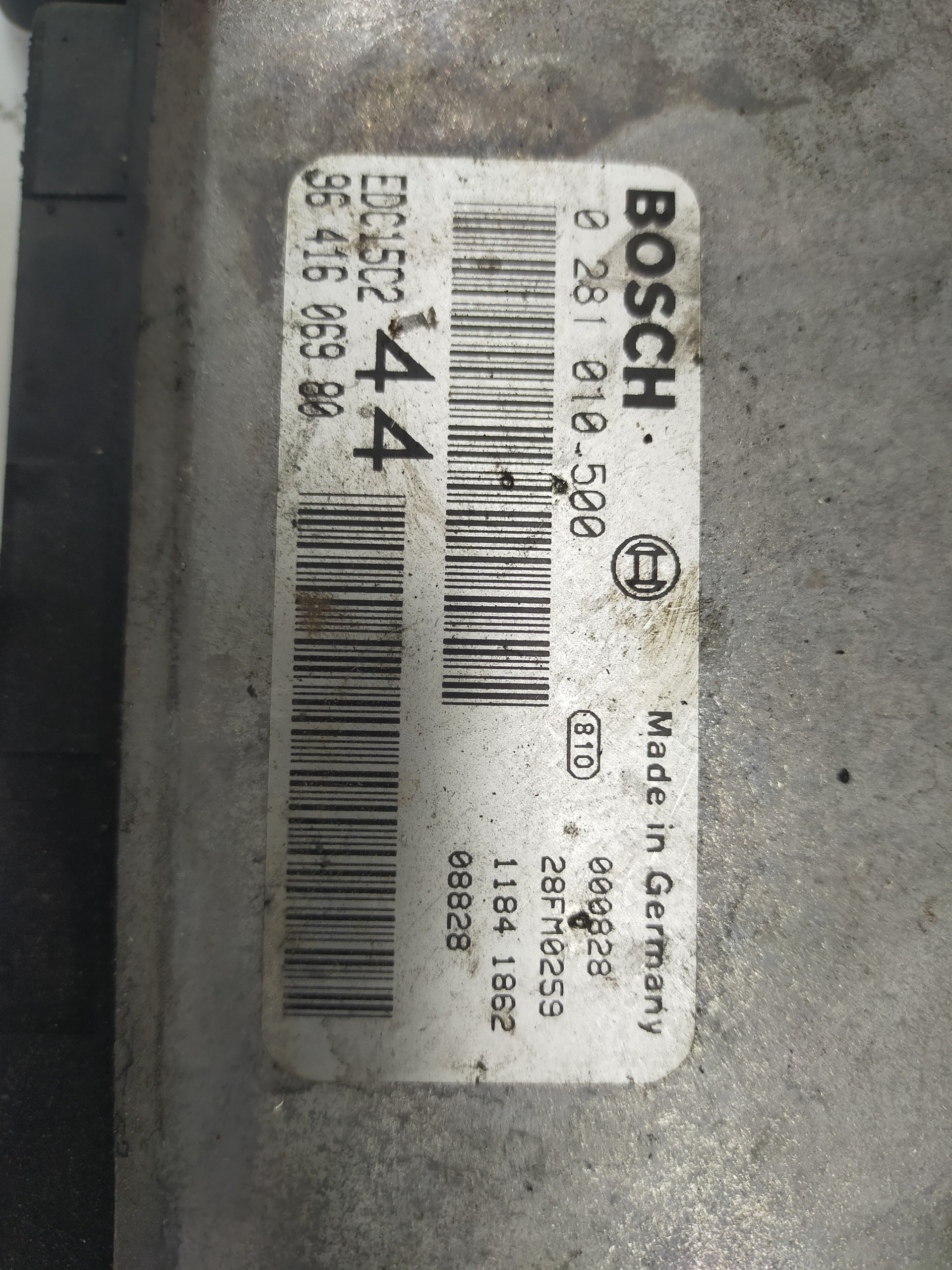 Centralita motor uce 0281010500 de Peugeot 206 hatchback (2a/c) 1999-2001 - pieza usada
