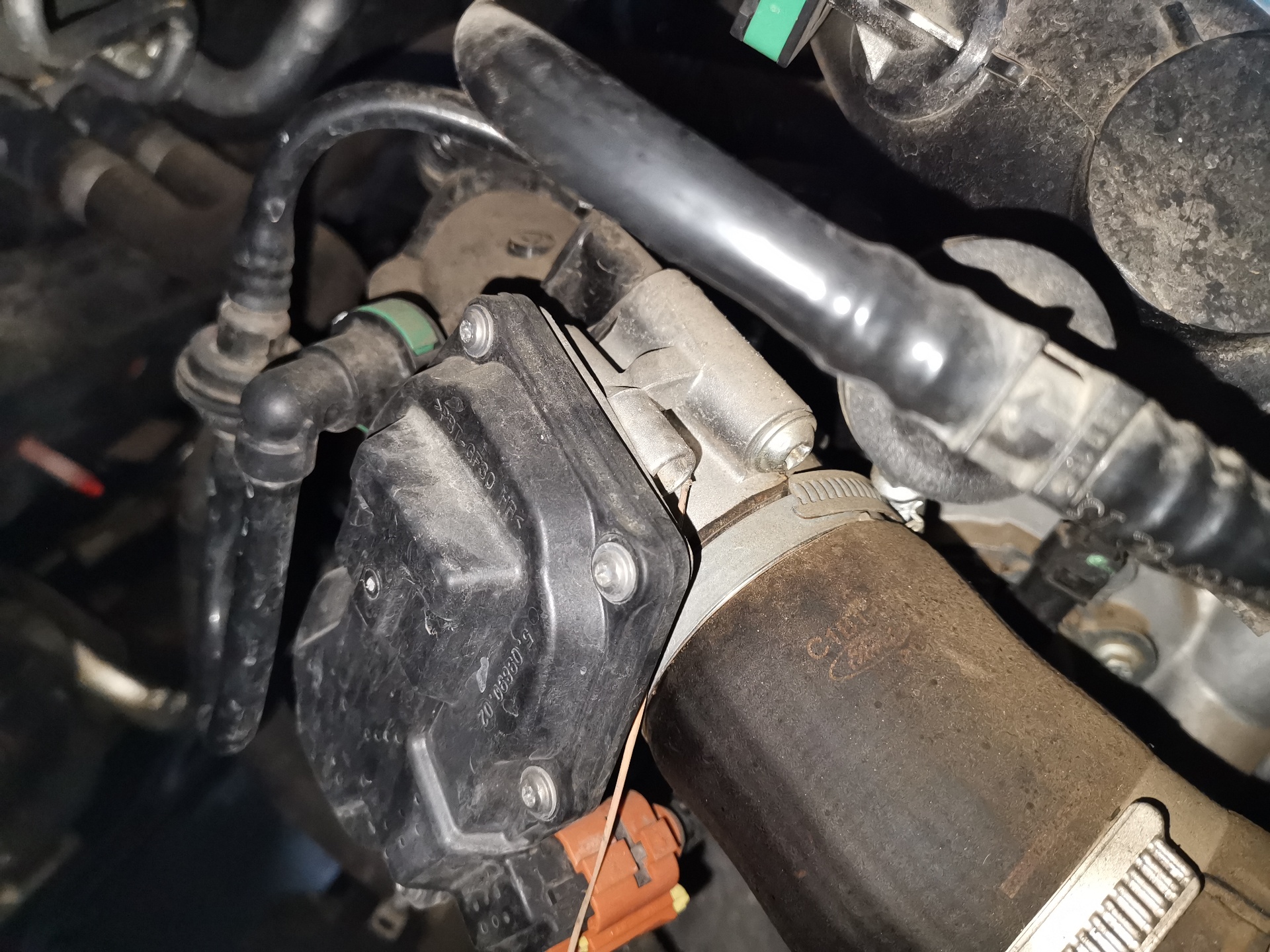 Corps de papillon M1DD 50989002 de Ford Focus iii 2010-2018 con 162276 km - pieza usada