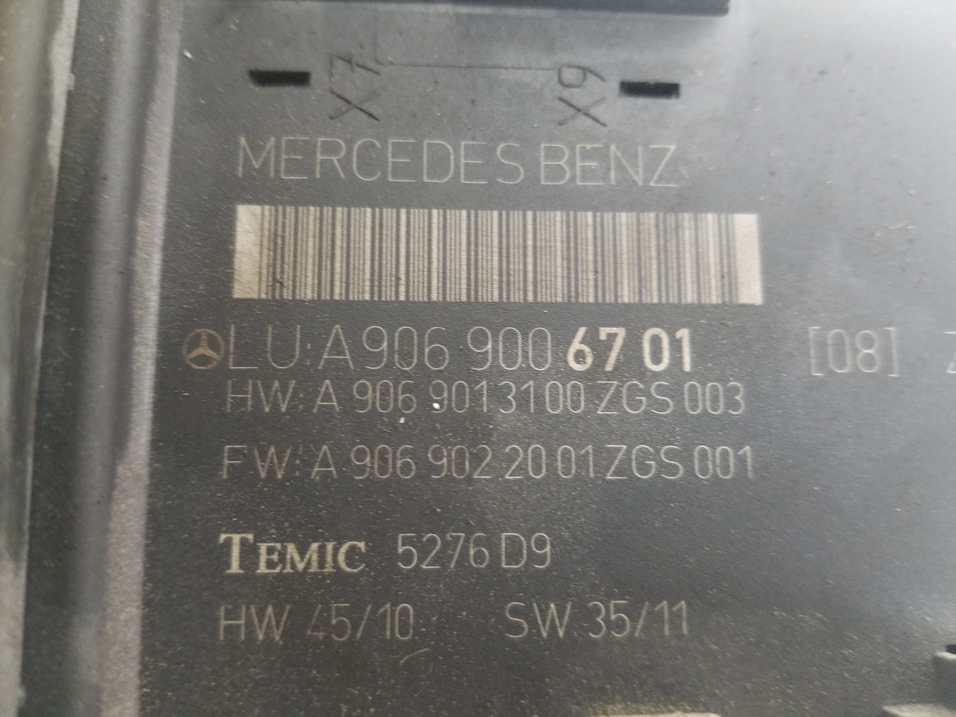 MERCEDES-BENZ Sprinter 2 generation (906) (2006-2018) Saugiklių dėžė A9069006701, A9069006701 25234704