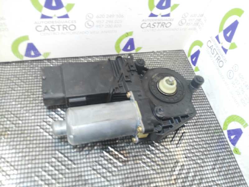 VOLKSWAGEN Passat B5 (1996-2005) Front Left Door Window Regulator Motor 0130821695 25960315