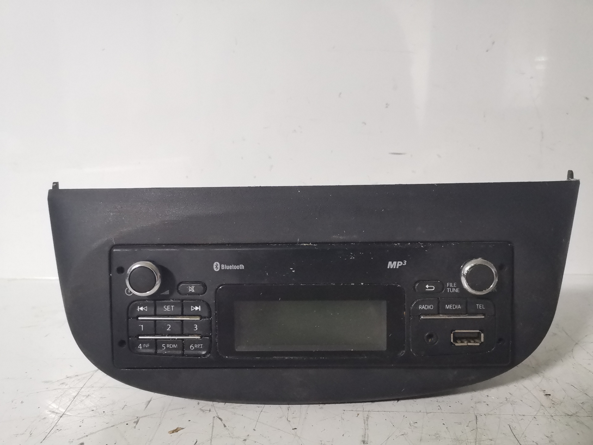 RENAULT Twingo 2 generation (2007-2014) Music Player Without GPS 281156707R 23749500