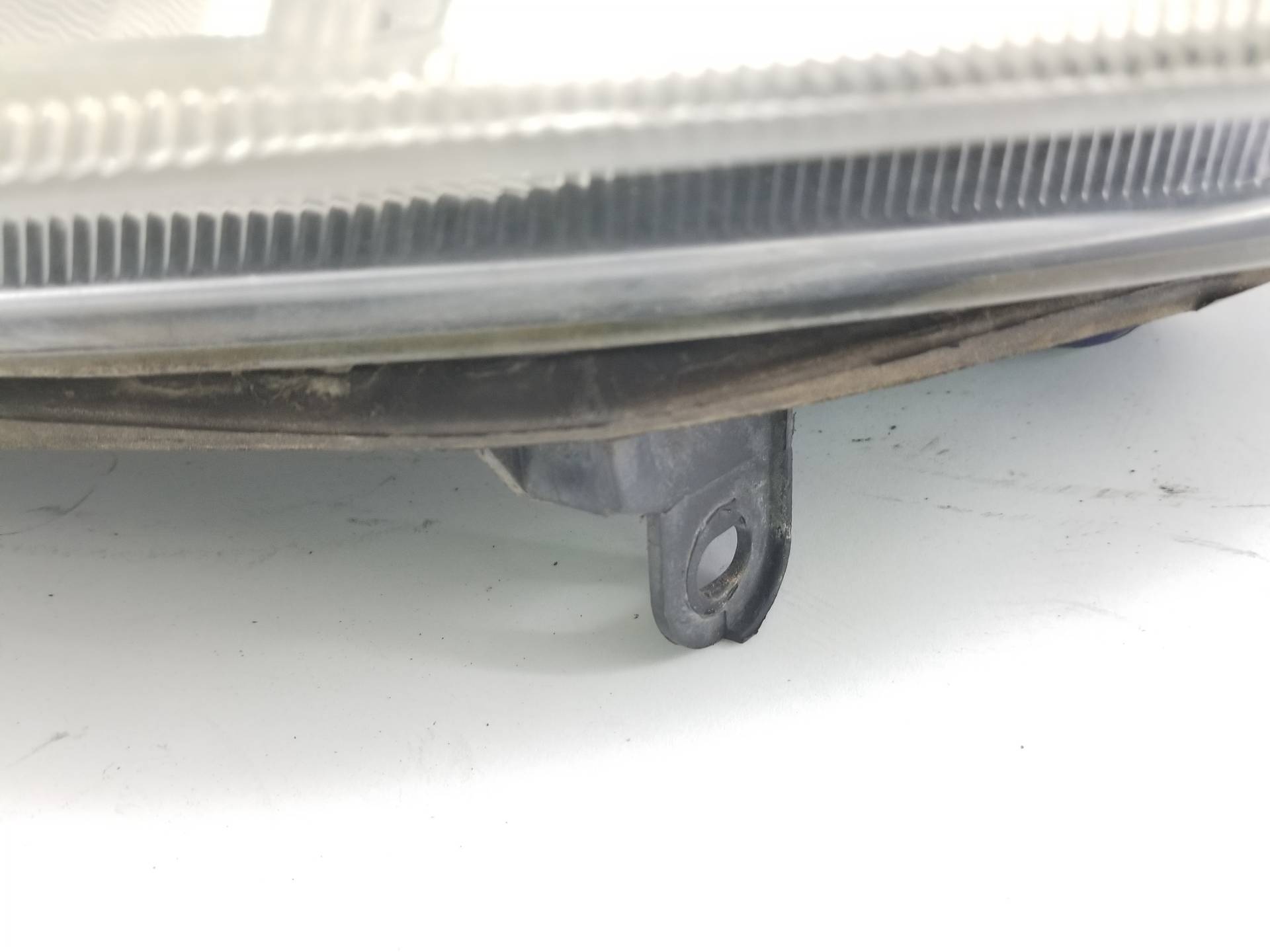 Faro izquierdo X16XEL 90586844 de Opel Vectra 1995-1999 - pieza usada