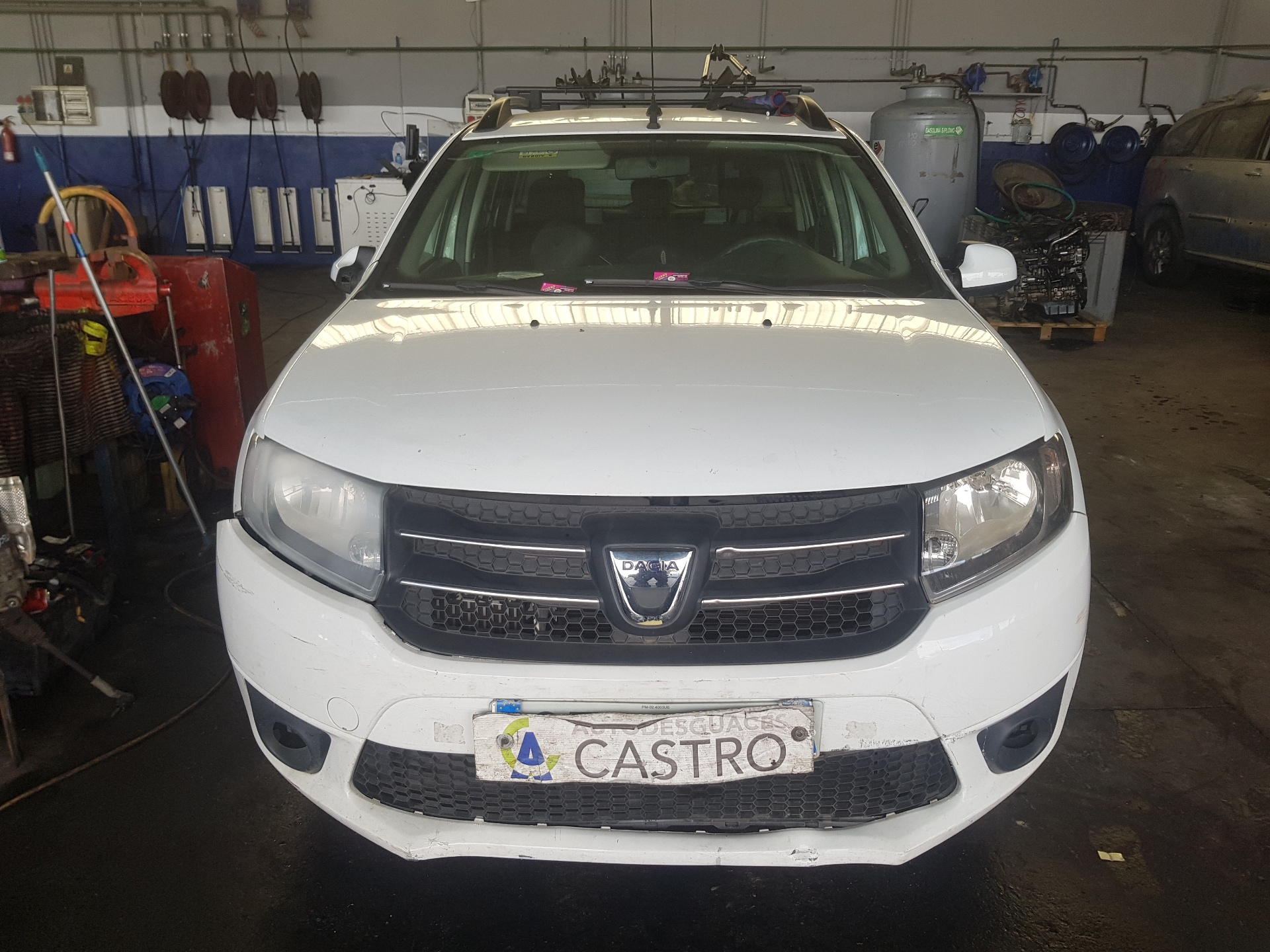 DACIA Logan 1 generation (2004-2012) Difūzoriaus ventiliatorius 214818009R, 214818009R 25237703