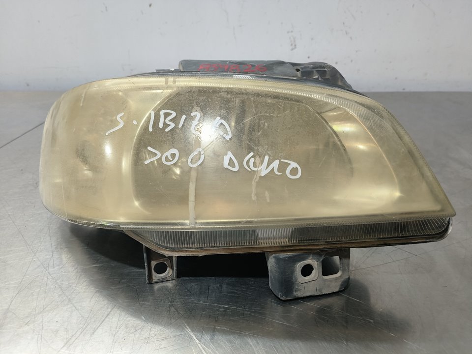 SEAT Ibiza 2 generation (1993-2002) Front Right Headlight 25897427