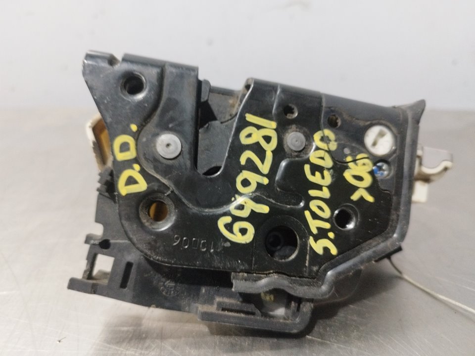 SEAT Toledo 3 generation (2004-2010) Front Right Door Lock 1P1837016 25893352