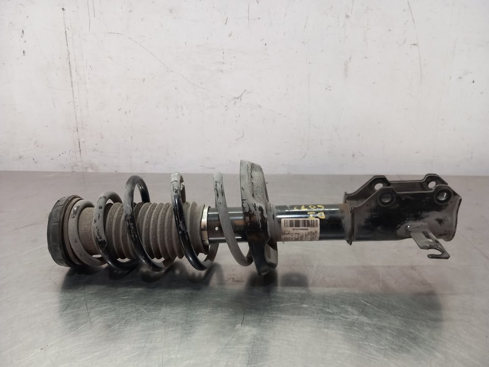 Amortecedor frente esquerdo B16DTL 13474017 de Opel Astra j (p10) 2009-2015 - pieza usada