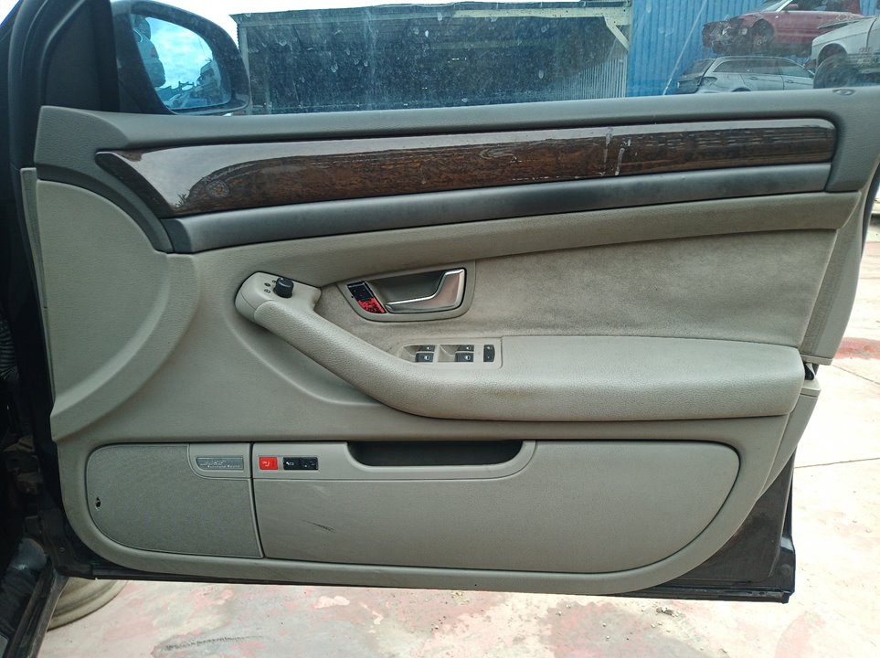 AUDI A8 D3/4E (2002-2010) Främre höger dörrpanel 24913751