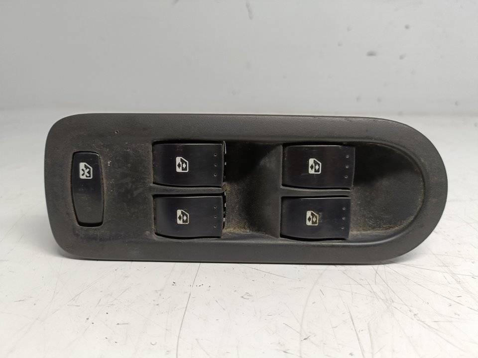 RENAULT Megane 2 generation (2002-2012) Front Left Door Window Switch 156018070 25893862