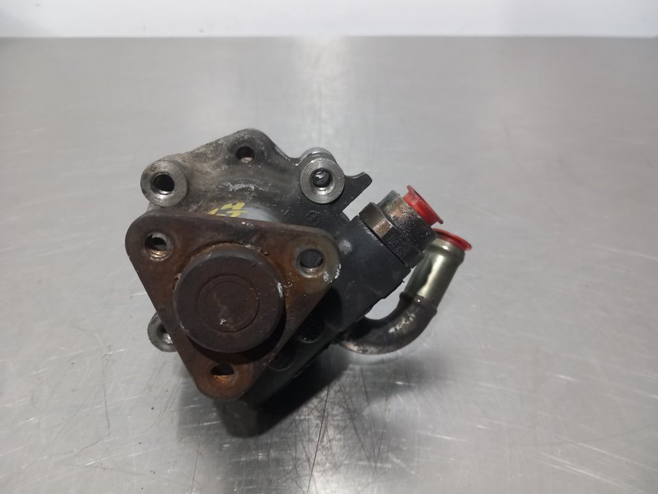 VOLKSWAGEN Passat B5 (1996-2005) Power Steering Pump 8DO145177 25894093