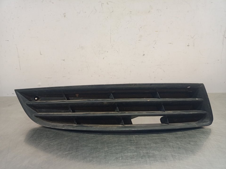 Griglia paraurti anteriore destro BKP 3C0853666 Volkswagen Passat variant (3c5) 0-0 140 CV