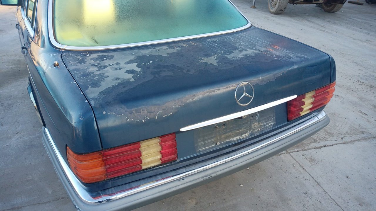 MERCEDES-BENZ S-Class W126 / C126 (1979-1991) Coffre arrière 22752972