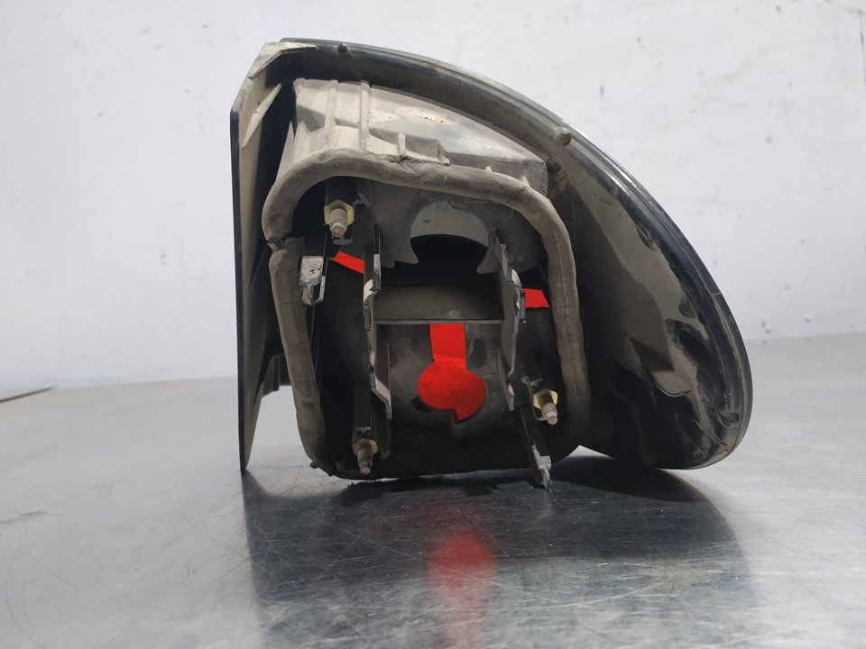 Piloto trasero izquierdo 7700838530 de Renault Megane i (ba0/1_) 1996-2003 - pieza usada