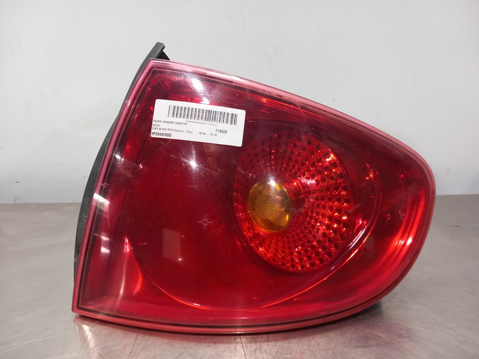 SEAT Toledo 3 generation (2004-2010) Rear Right Taillight Lamp 5P0945096D 25893556