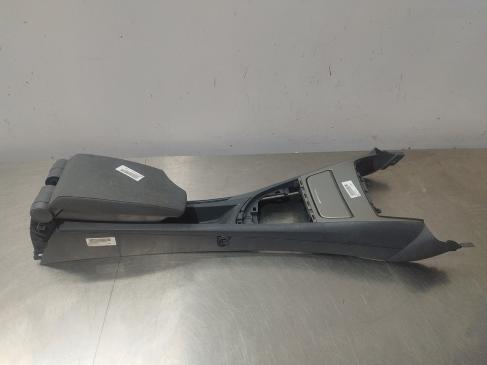 BMW 1 Series E81/E82/E87/E88 (2004-2013) Armrest 22167210 25973305